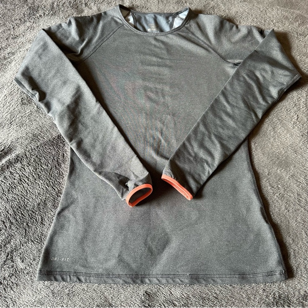 Women’s Nike Golf Long Sleeve Active Shirt Size M Gray/Coral